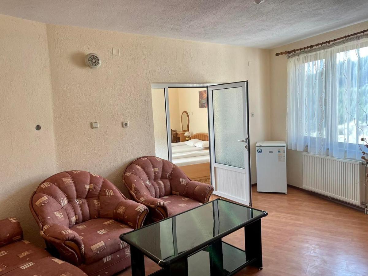 Къща За Гости С Механа Баджо Dospat Quarto foto